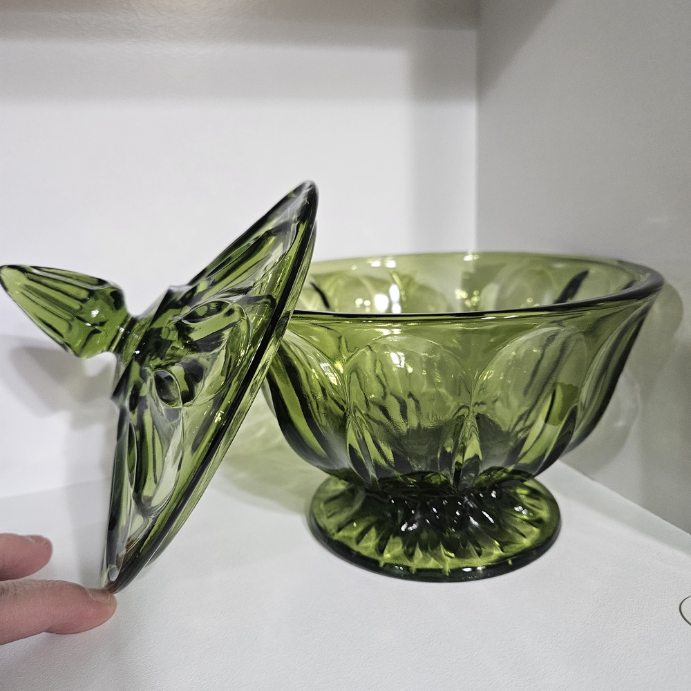 Anchor Hocking Green Glass Covered Candy Dish - Picture 2 of 13